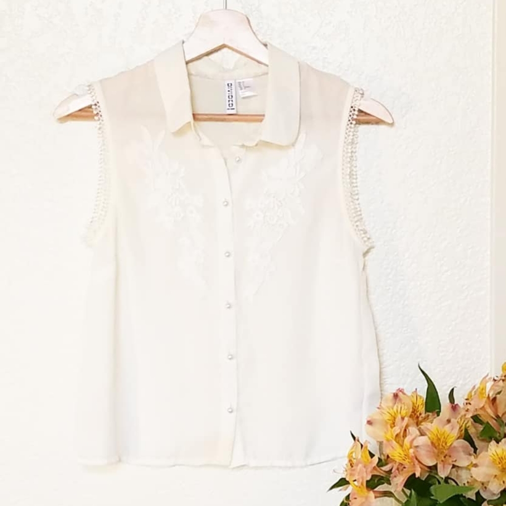 Ivory Button-Down Blouse - Picture 4 of 5
